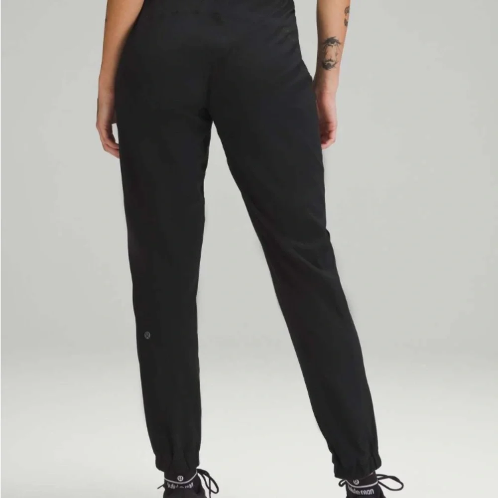 ✨Lululemon Adapted State High-Rise Jogger *Airflow Black size 0 - Picture 5 of 13